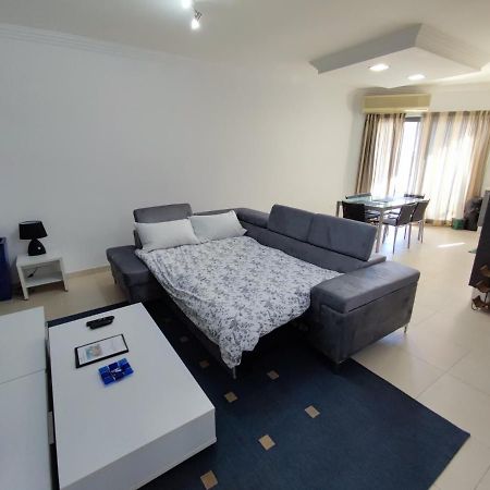 4Th Floor Apartment In Tigne Слима Екстериор снимка