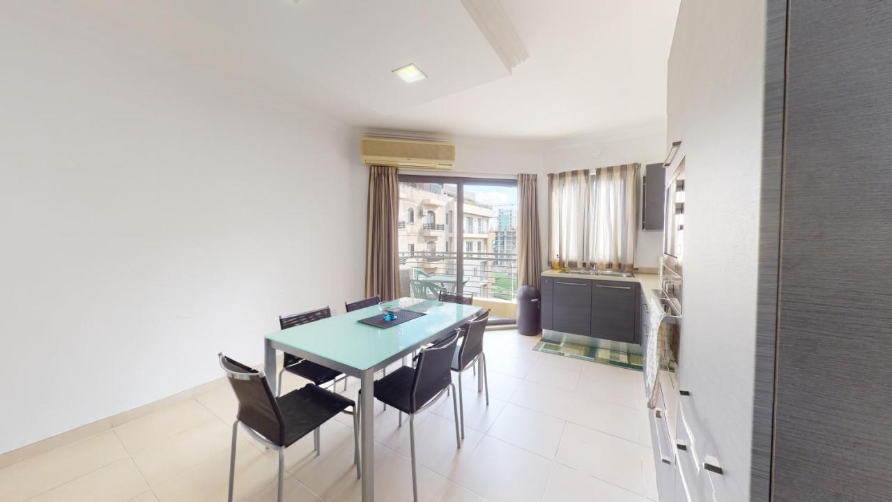 4Th Floor Apartment In Tigne Слима Екстериор снимка