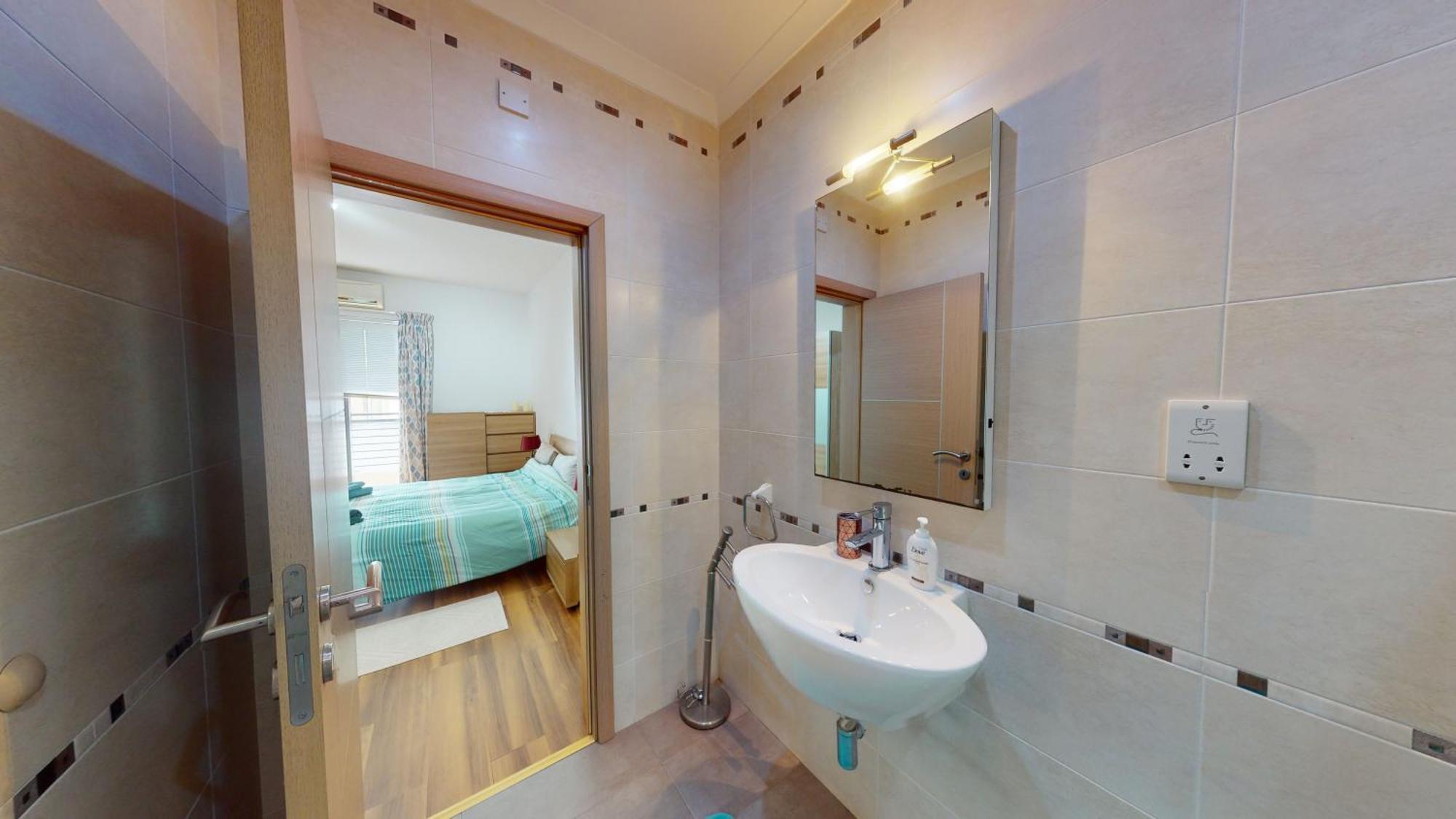 4Th Floor Apartment In Tigne Слима Екстериор снимка