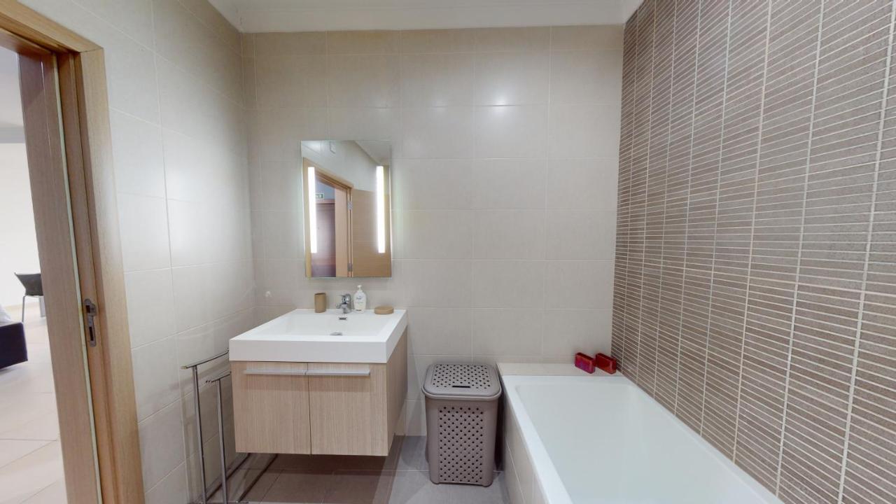 4Th Floor Apartment In Tigne Слима Екстериор снимка